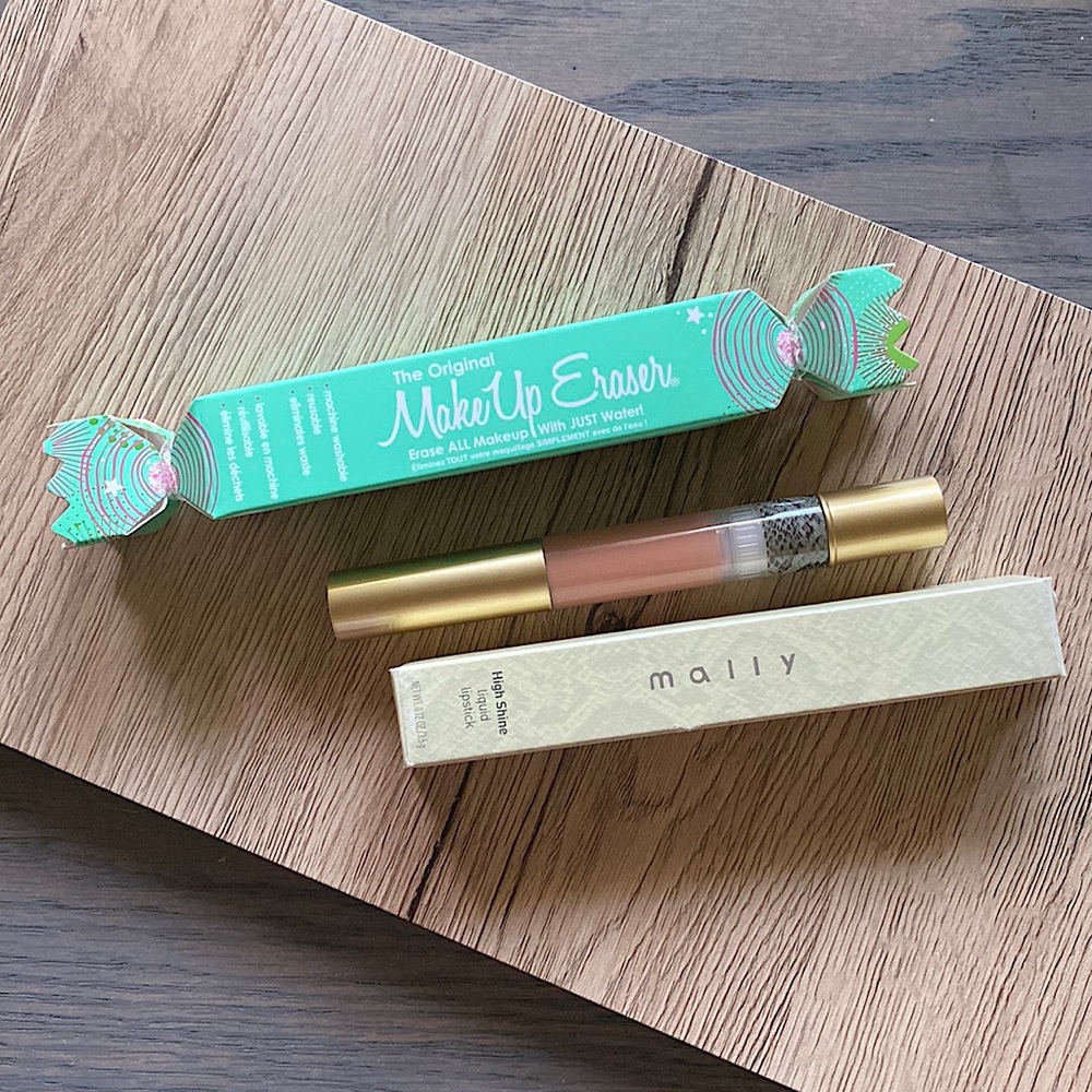 [Bundle 🌟 ] The Original makeup Eraser and Mally High shine liquid lipstick